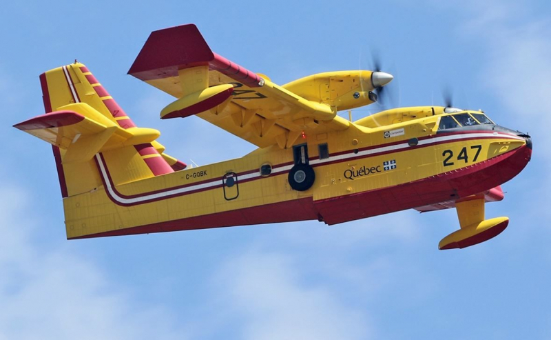 Canadair CL-415 - Canadien