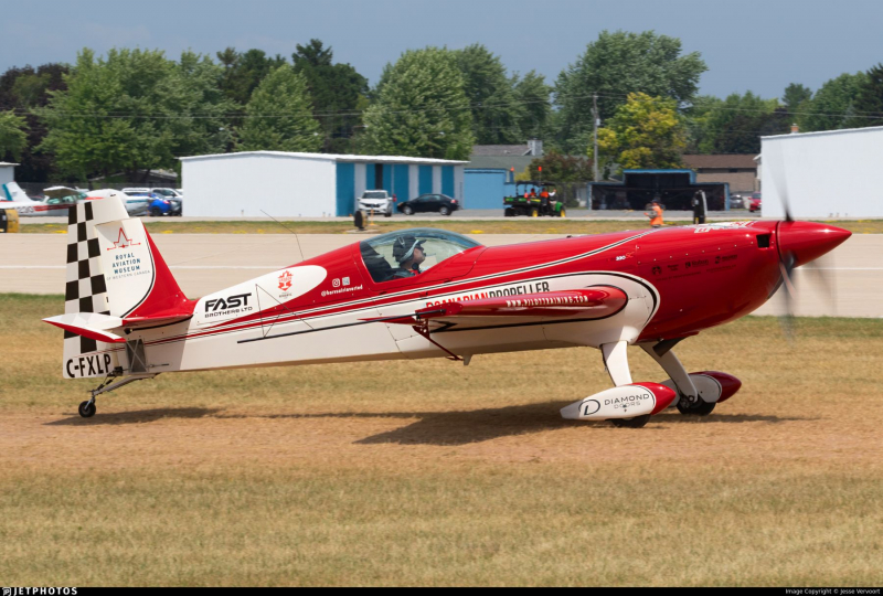 Extra EA-330SC Luke Penner