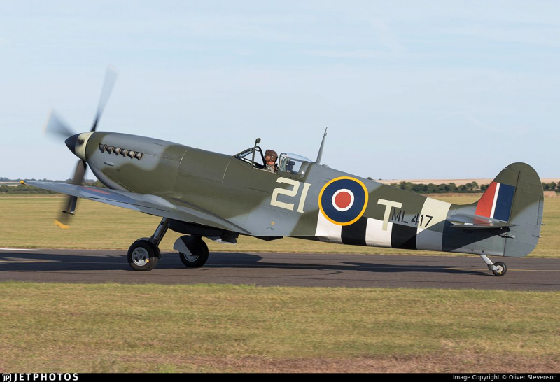  Supermarine Spitfire LF.9E