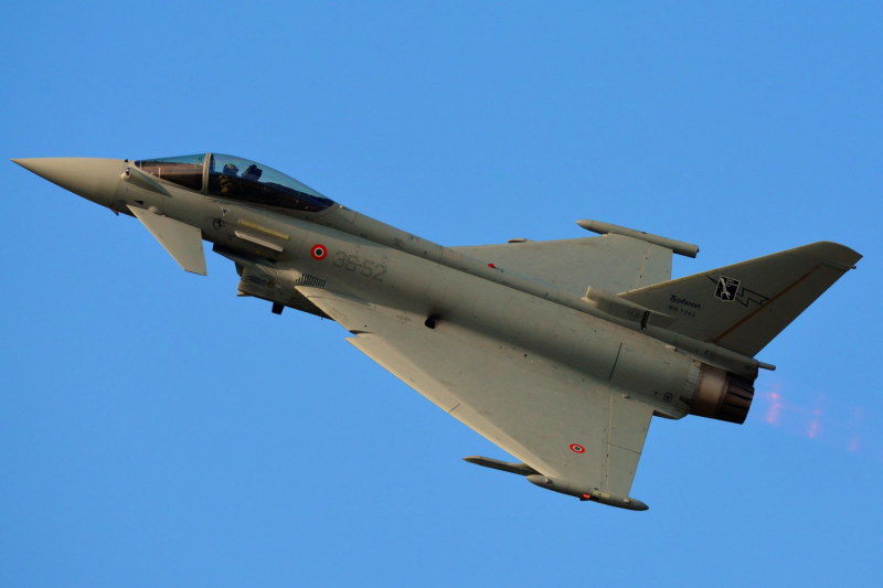 Typhoon Solo Display Italien 