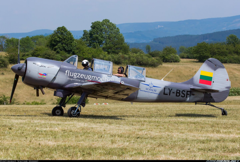 Yak-52TW