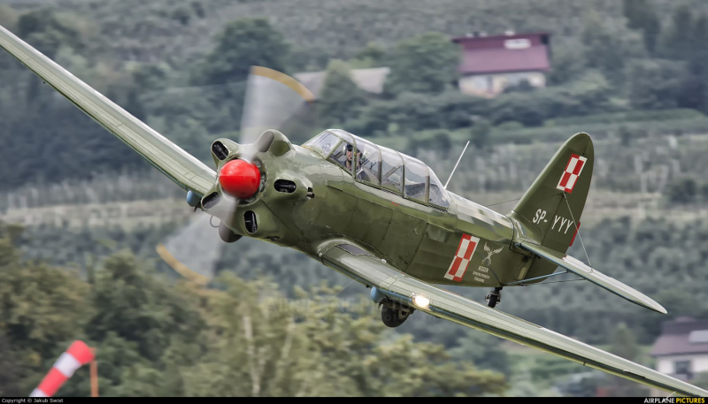 Yakovlev Yak-18