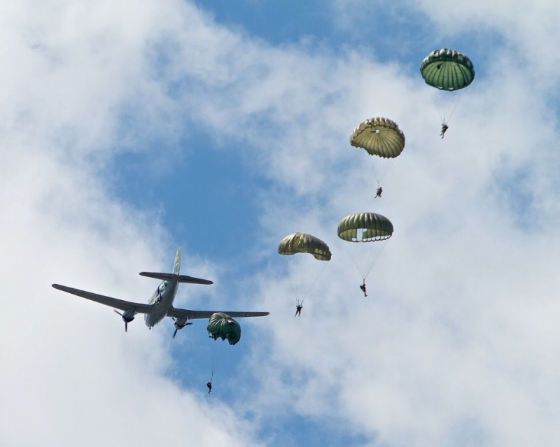 WWII Airborne Demonstration Team